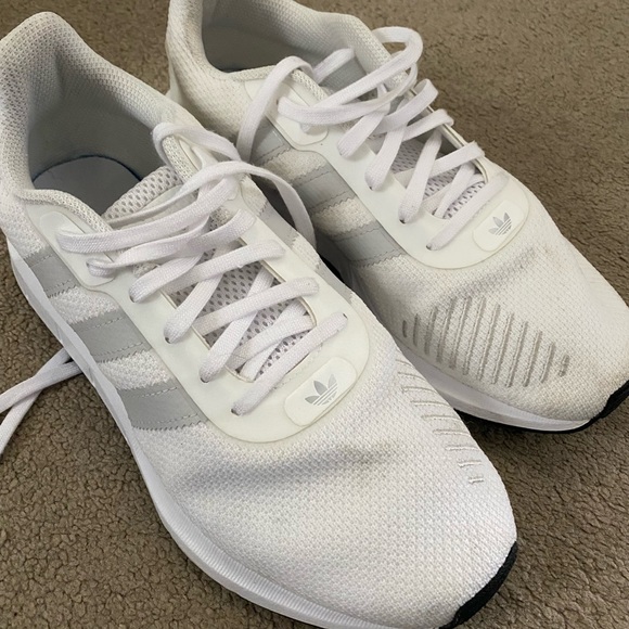 adidas Shoes - Like new Womens adidas size 8